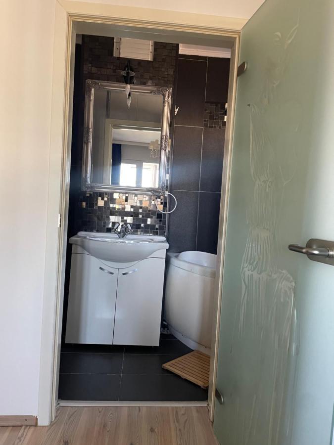 Ferienwohnung Apartament Cu 3 Dormitoare Jolie.M Galaţi Exterior foto