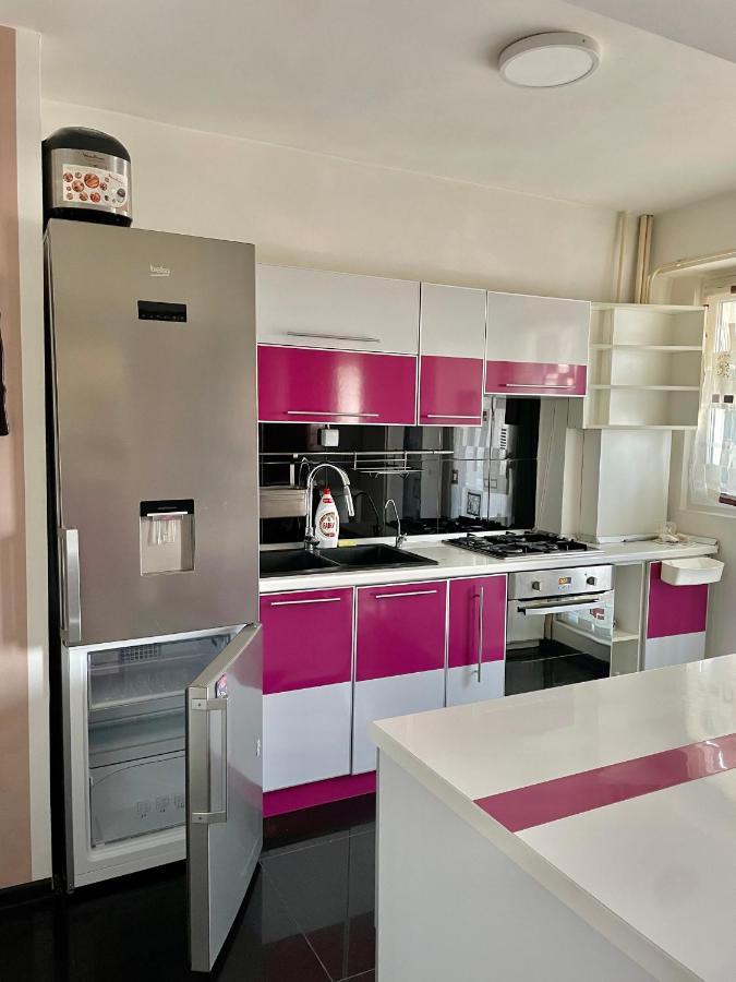 Ferienwohnung Apartament Cu 3 Dormitoare Jolie.M Galaţi Exterior foto